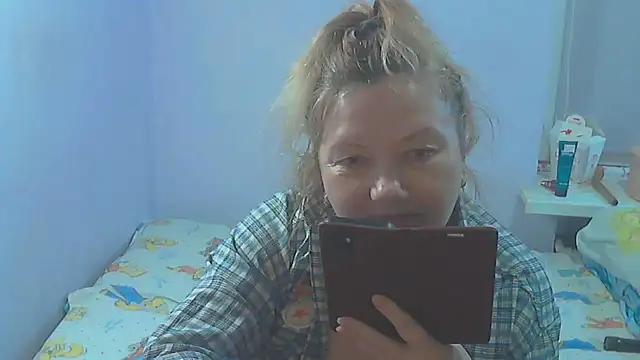 Lusi-777's Live XXX Chat