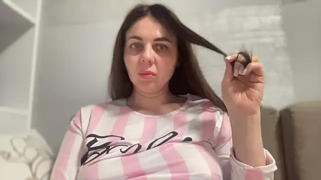 Darsy_Rox Adlı Modelin Canlı XXX Sohbeti