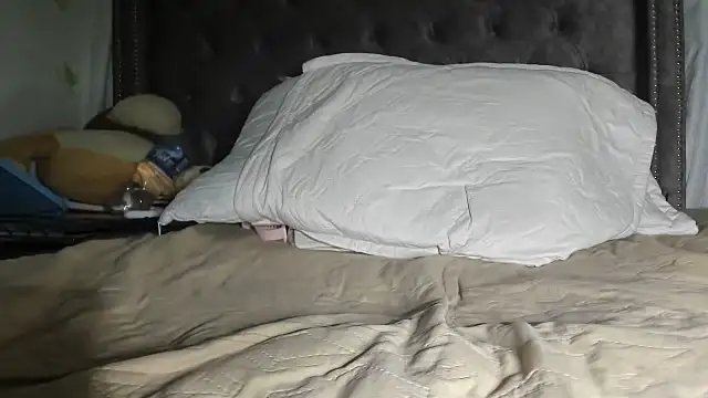 KEYRA-MILLER-'s Live XXX Chat