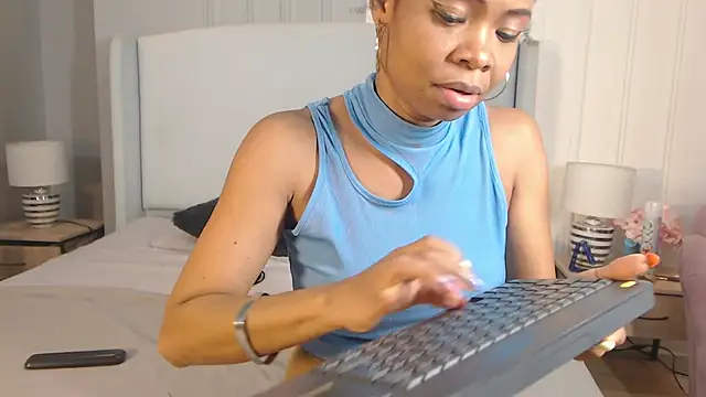 ChantalGarner's Live XXX Chat