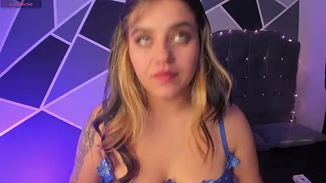 alyssa_magiic's Live XXX Chat