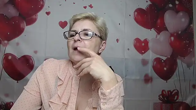 EmiliaGreeのライブXXXチャット