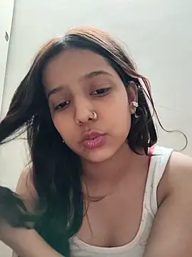 sanjna0122 Webcam Show