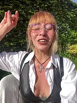 Capricornmystic1 即時 XXX 聊天