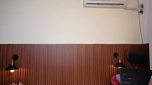 chanel_brunette Adlı Modelin Canlı XXX Sohbeti