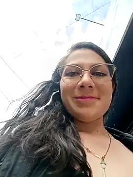 Mia_Love-3 Adlı Modelin Canlı XXX Sohbeti