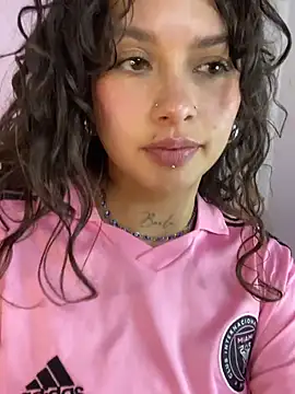 Dreanaa Adlı Modelin Canlı XXX Sohbeti