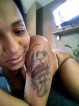 แชท XXX สดของ Kandeefooxxx