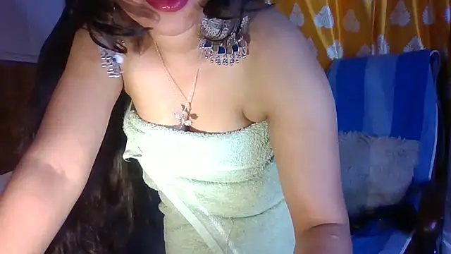 XXX chat uživo modela Yashika_Loves