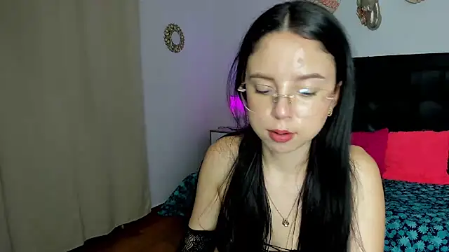 Chat +18 de Natalye_23 ao vivo