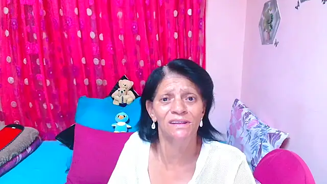 Chat +18 de SLUTTYROXY ao vivo