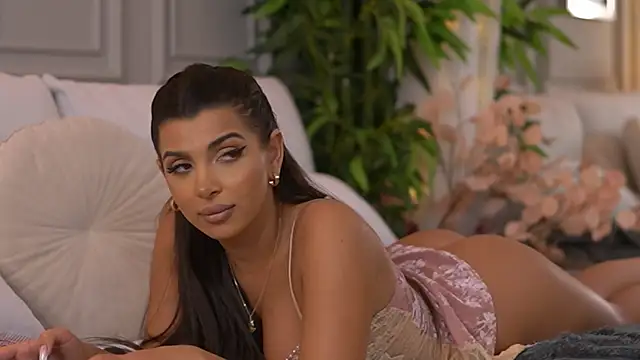 Chat +18 de NicoleCellini ao vivo