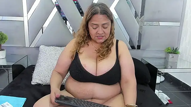 MonzerratBoyer's Live XXX Chat