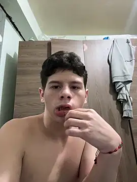 Andy12912 Chat XXX live