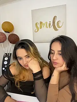 XXX chat uživo modela Antonella_Julieta