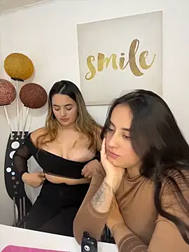 Antonella_Julieta: διαδικτυακό σόου στην κάμερα