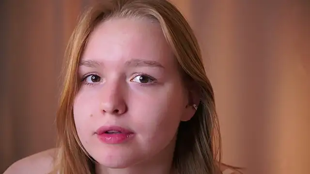 Chatroom XXX en direct de VinnieSerrano