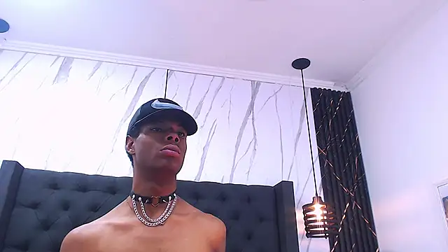 Santiago_Ortiz_ Live XXX-chat