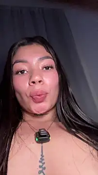 Roxanne_08 Adlı Modelin Canlı XXX Sohbeti