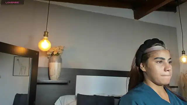 ZarahFoxx Adlı Modelin Canlı XXX Sohbeti