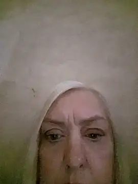 Chat +18 de Julia20X ao vivo