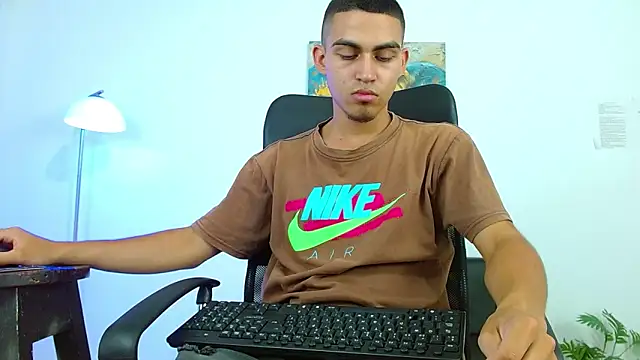 lucass_18 webcam show