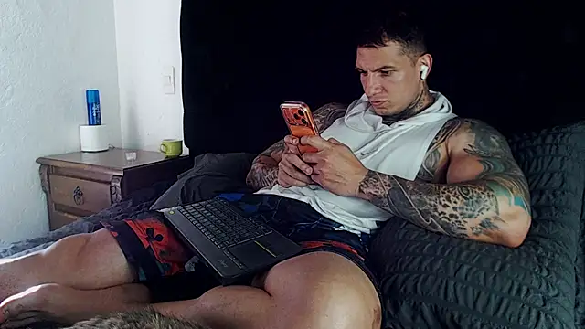 Shane_Clay Chat XXX live