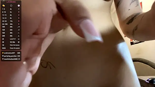 Chat +18 de AshlynWabasha ao vivo