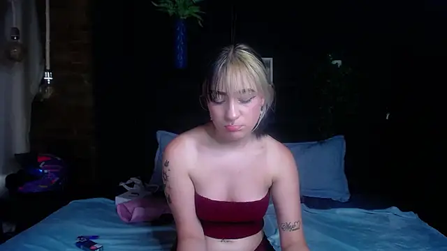 melodygirl2__'s Live XXX Chat
