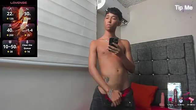 Little_Twink19x 网络视讯表演