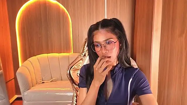 Alina_b_のライブXXXチャット