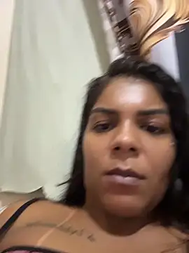 Chat +18 de Indiazinhax ao vivo