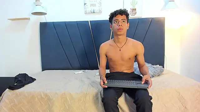 Вебкам-шоу yago_77