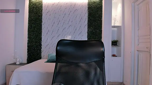 Alicee_Broownn Chat XXX in diretta