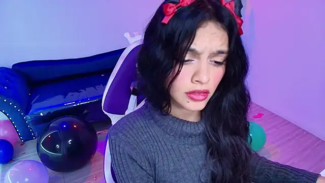 Maddie_T18 Live XXX-Chat