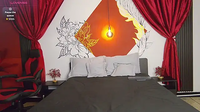 Show modela Luna_Dante_fox na web-kameri