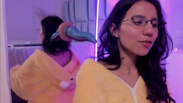 HollyPeach 라이브 XXX 채팅