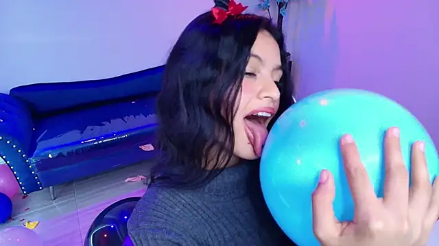 Maddie_T18 라이브 XXX 채팅