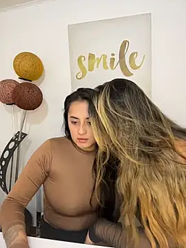 Antonella_Julieta Chat XXX in diretta