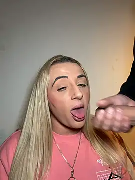 Chat XXX en directo de Strongqueen