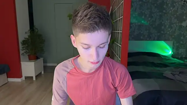 Show modela AlexFH na web-kameri