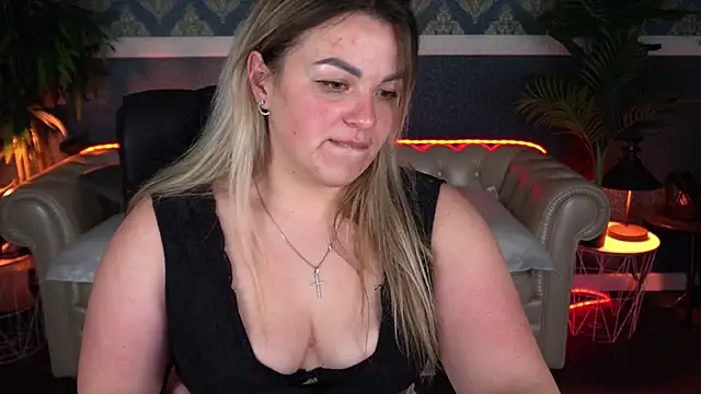 AlissyaGrayy 即時 XXX 聊天