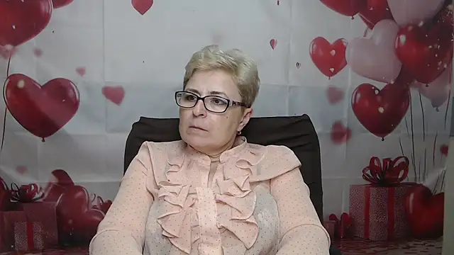 EmiliaGree's Live XXX Chat