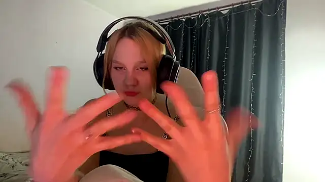 axin_burnell Adlı Modelin Canlı XXX Sohbeti