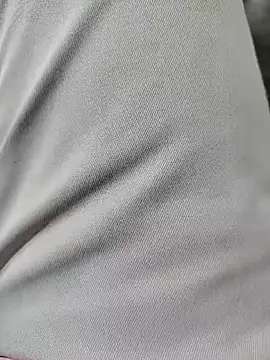 roselover2222 Adlı Modelin Canlı XXX Sohbeti