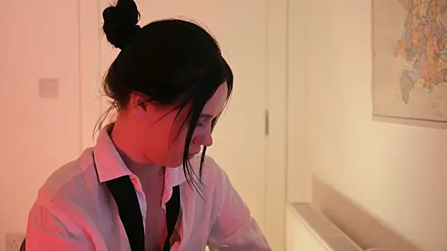 Chat XXX en directo de mira_mmira