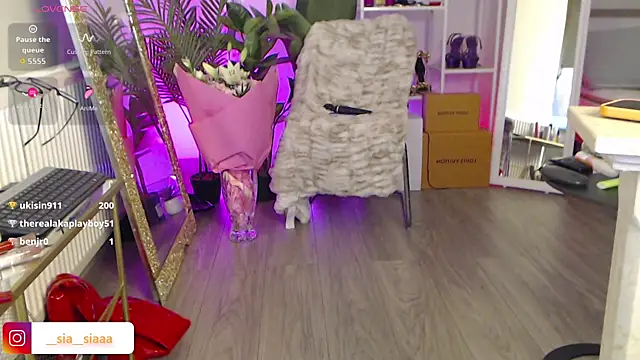 XXX chat uživo modela ArianaArianna