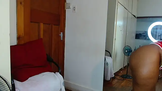 Moreish-06 Adlı Modelin Canlı XXX Sohbeti