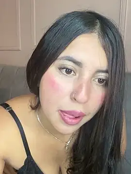 blush_bloom Adlı Modelin Canlı XXX Sohbeti