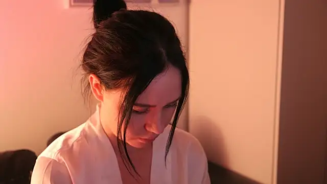 mira_mmira Adlı Modelin Canlı XXX Sohbeti